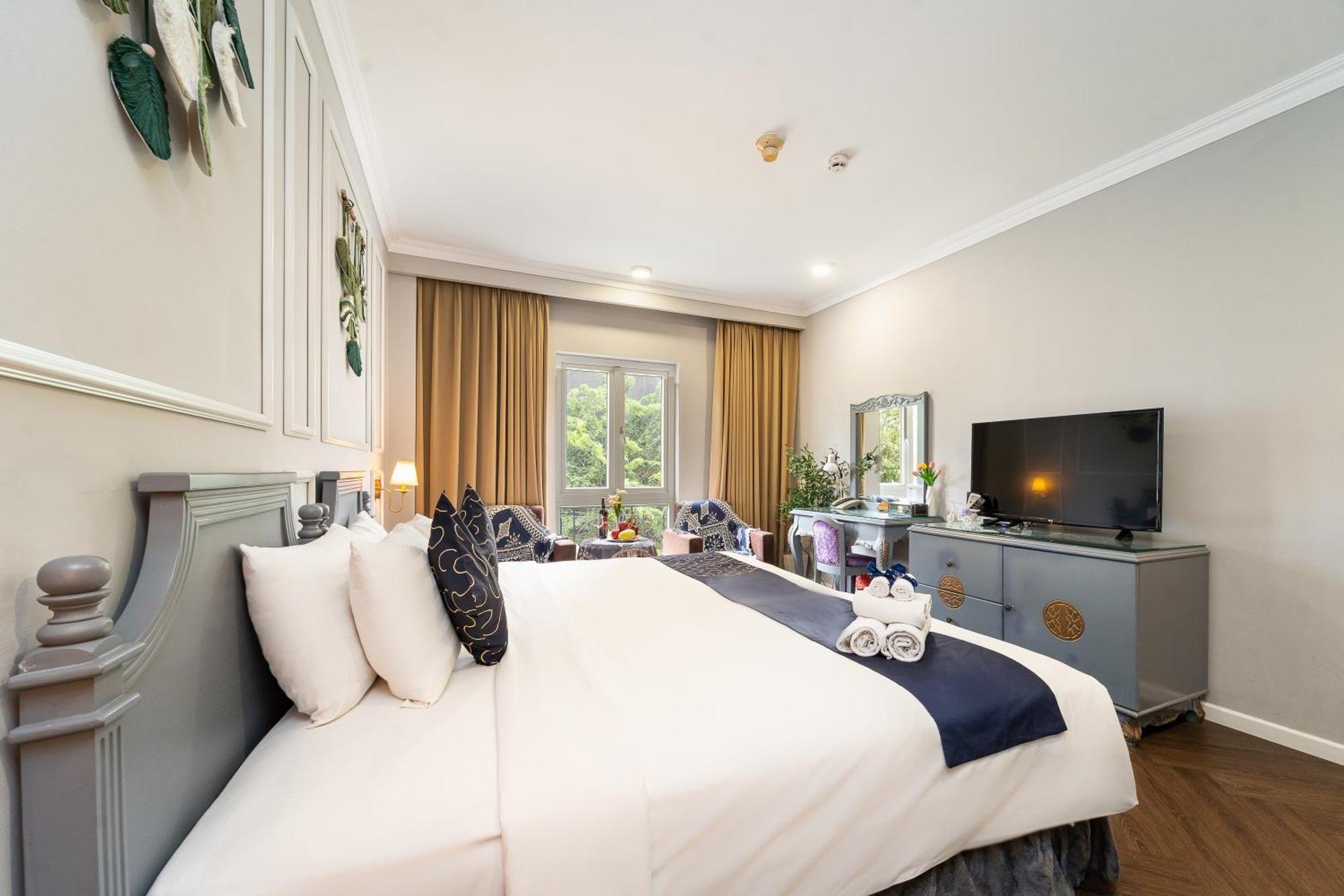Sabina - Stellar Boutique Ho Chi Minh City